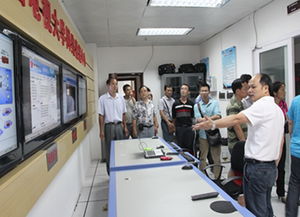 羅城縣電大 一村一 貧困村村干學員代表回母校參觀學習