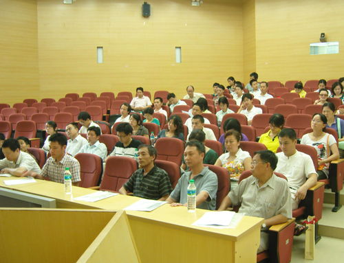 江西電大召開2009年開放教育精品課程及多媒體課件制作培訓會